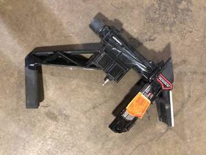 lot 2 image: Husky Pneumatic 3-in-1 15.5-Gauge and 16-Gauge 2 in. Flooring Nailer and Stapler with Quick Jam Release Customer Returns See Pictures