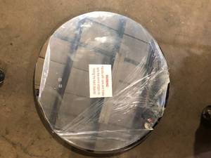 lot 40 image: Round Mirror Customer Returns See Pictures