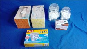 lot 193 image: Lot of Household Items
