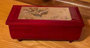 lot 101 image: Musical Jewelry Box by Westland