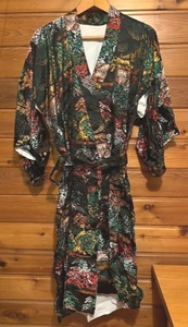 lot 139 image: Beautiful Vintage Kimono