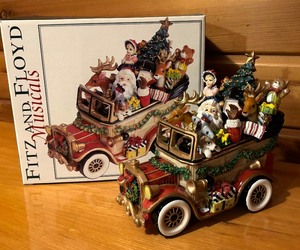 lot 200 image: Fitz & Floyd Musicals Santa Mobile