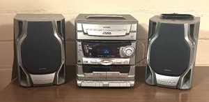 lot 210 image: Audiovox 5 CD Mini Hi-Fi Stereo System Model CD2772