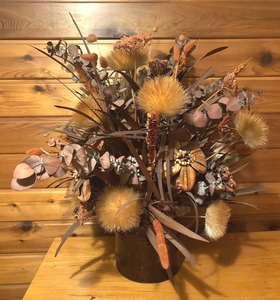 lot 216 image: Mid Century Faux Floral Decor