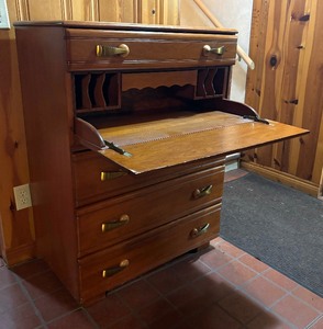lot 23 image: Vintage Drop Front Secretary Dresser