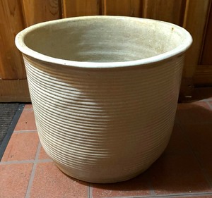 lot 260 image: Large Pottery Planter