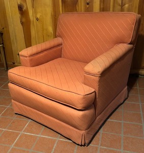 lot 261 image: Lovely Vintage Chair
