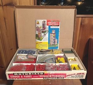 lot 263 image: Vintage Kenners Motorized Grider & Panel and Bridge Turnpike Building Set