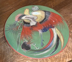 lot 267 image: Vintage Mexican Parrot Motif Pottery Platter  Charger