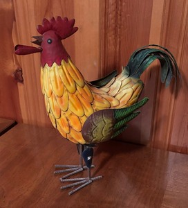 lot 302 image: Fun Metal Chicken Decorative Figurine