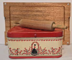 lot 178 image: Vintage Bread Box & More