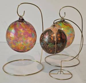 lot 184 image: Three Hand Blown Glass Ornament with Stands