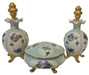 lot 247 image: Vintage Porcelain Vanity Set