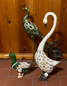 lot 392 image: Duck, Swan and Peacock Yard Decor