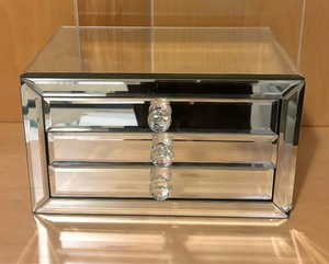 lot 410 image: Mirrored Jewelry Box for Frontgate by Wolf
