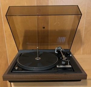 lot 418 image: Dual Automatic Belt Drive Record Player Model 1237
