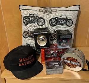 lot 275B image: Harley Davidson Pillow, Ornaments, Trading Cards, Model Motorcycle and More
