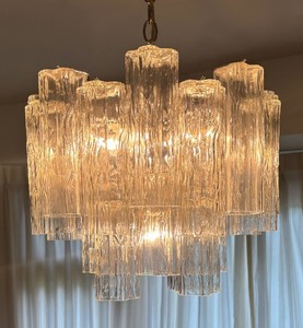 lot 20A image: Vintage Mid Century Modern Murano Glass Tube Chandelier  Mid-Century Modernist Hand-Blown Transparent Murano Glass Tronchi Chandelier