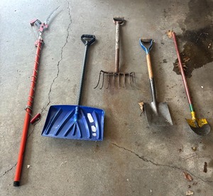lot 431 image: Tree Trimmer, Shovels and Pitch Fork