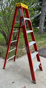 lot 432 image: Werner 6 Foot Ladder Model 6206
