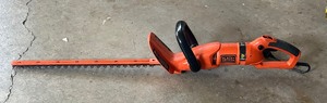 lot 433 image: Black & Decker 24 Inch Hedge Trimmer Model HH2455