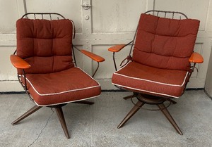 lot 460 image: Two Mid Century Patio Chairs