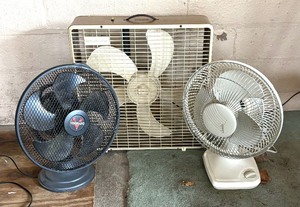 lot 463 image: Three Fans by Lasko, Vornado and Toastmaster