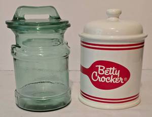 lot 447 image: Betty Crocker Cookie Jar and Green Glass Canister