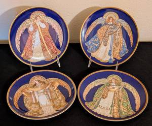 lot 152 image: Hutschenreuther Concert of Angels Plates