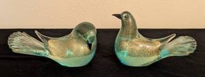 lot 127 image: Pretty Pair of Art Glass Birds