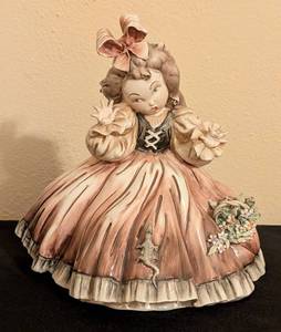 lot 70 image: Tiziano Galli Porcelain Girl with Lizard Figurine