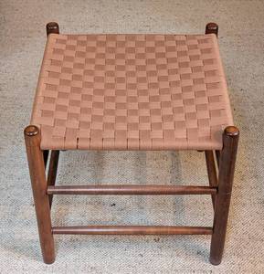 lot 67 image: Mid Century Shaker Style Stool