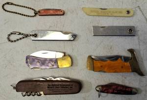 lot 38 image: Assortment of Pocket Knives (View Photos)