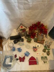lot 48 image: Collection of Decorative Items Including Figurines and Glass Pieces