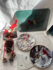 lot 55 image: Cardinal Themed Decorative Collection Vintage Plates, Figurine, and Accents