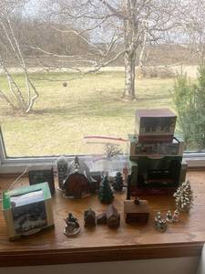 lot 73 image: Assorted Holiday Village Scene with Accessories
