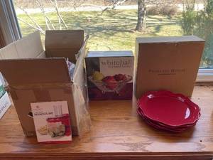 lot 81 image: Kitchen Collection Electric Mandoline, Whitehall Footed Bowl, and Princess House Plates