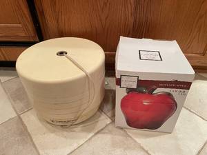 lot 133 image: American Harvest Snackmaster Dehydrator and Canterbury Pottery Montauk Apple Cookie Jar