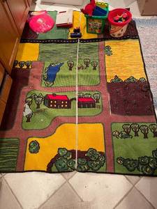 lot 137 image: Childrens Play Mat with Road and Farm Theme Including Toy Set