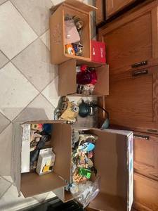 lot 143 image: Collection of Various Home Decor and Collectibles