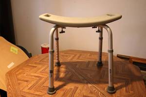 lot 515 image: DRIVE medical support chair with ha...