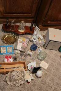 lot 530 image: Glassware, collectibles, and more...