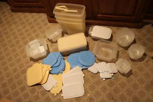 lot 545 image: food storage containers with lids...