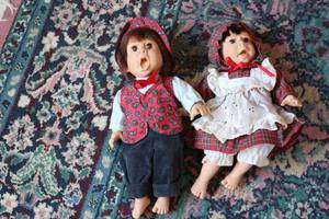 lot 582 image: Vintage Laurel dolls...