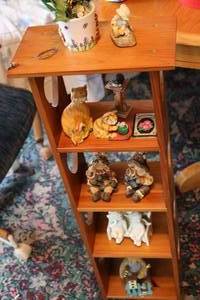lot 595 image: decorative shelf with all contents...