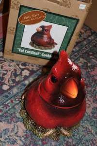lot 600 image: Fat Cardinal cookie jar...