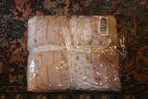 lot 602 image: DENNIS BASSO TEXTURED FAUX FUR 60x6...