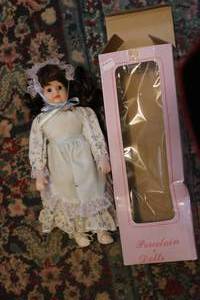 lot 611 image: Porcelain dolls doll in original bo...
