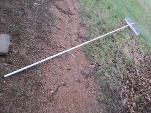 lot 4 image: Aluminum roof rake...