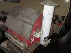 lot 65 image: Large Barn shaped bird hotel struct...